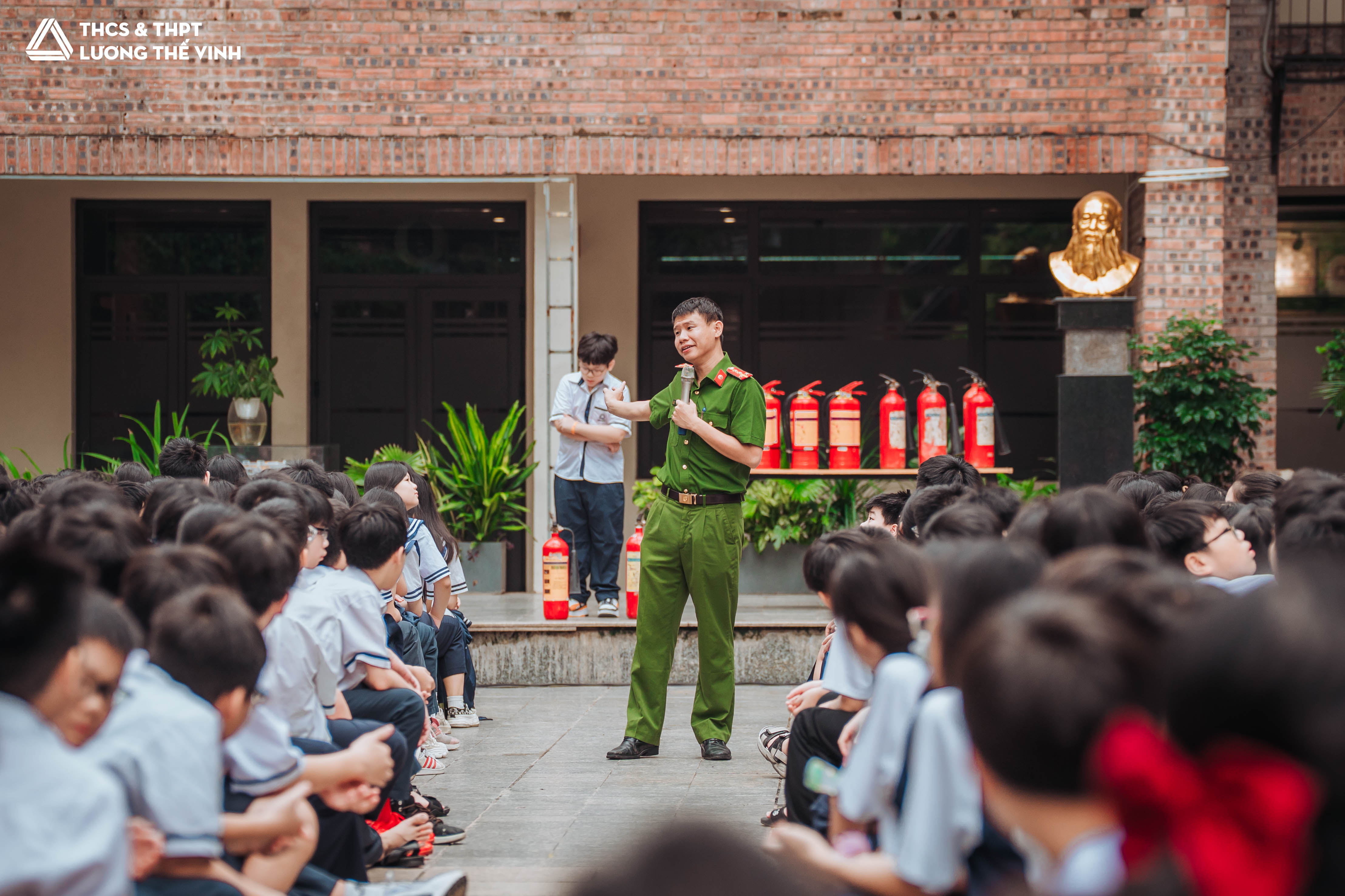 Tập huấn PCCC trường Lương Thế Vinh